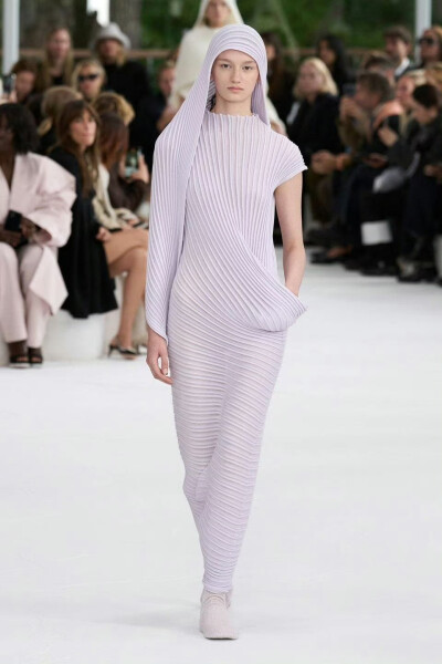 Issey Miyake S/S 2025