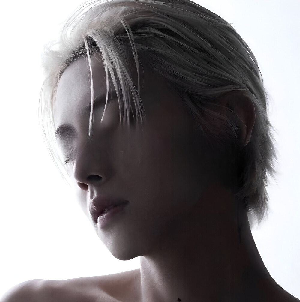 白底男头