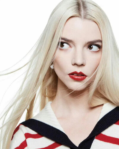 ANYA TAYLOR-JOY安雅泰勒乔伊