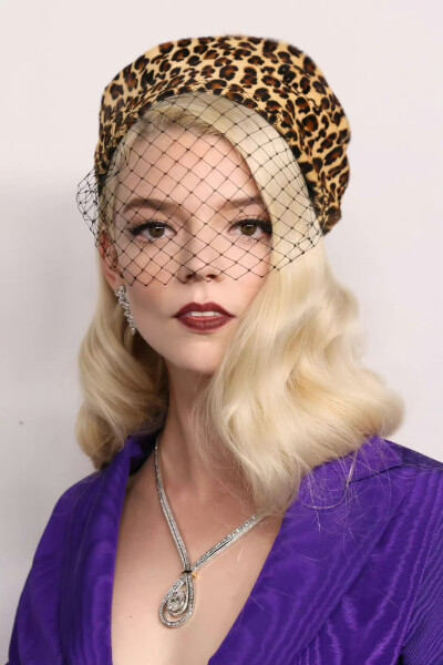 ANYA TAYLOR-JOY安雅泰勒乔伊