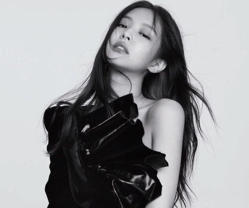 Jennie黑白头像分享