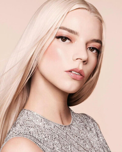 ANYA TAYLOR-JOY安雅泰勒乔伊