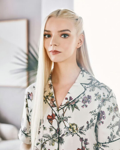 ANYA TAYLOR-JOY安雅泰勒乔伊