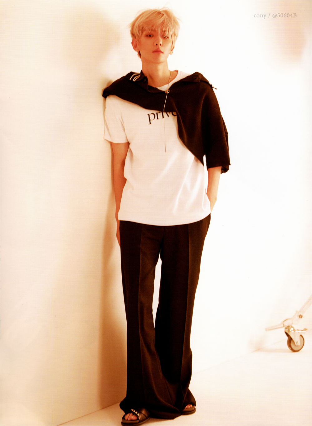 180529【50604B】linedmagazine 伯贤杂志扫图