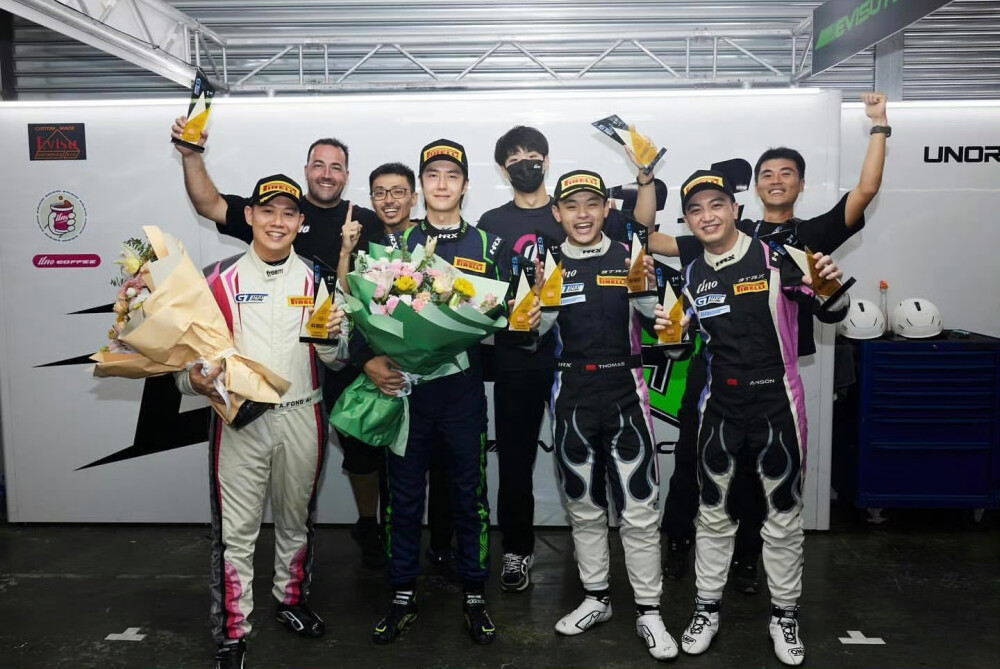 241020 @UNIQ-王一博 IG更新：
「Very lucky and perfect GT3 debut. Thanks to @evisu1991 @evisuracing @david.pun @adderly_f @unoracingteam for being such a loving team. Looking forward to a brighter future.」 ​​​