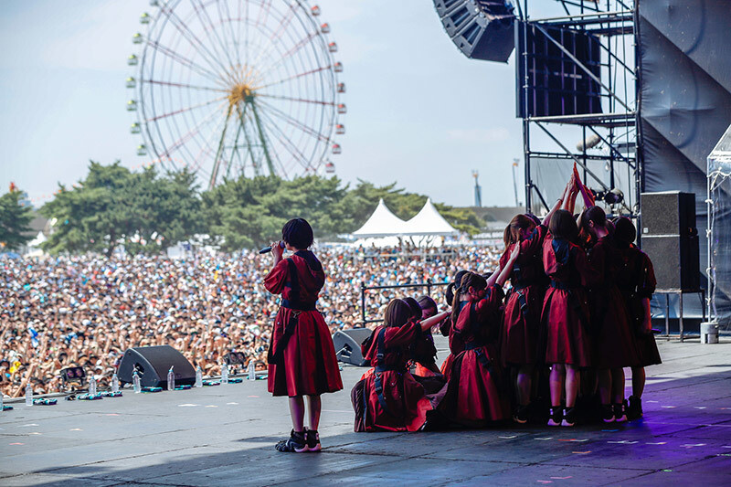 平手友梨奈
欅坂46 2018/8/4出演「ROCK IN JAPAN FESTIVAL 2018」
舞台：GRASS STAGE
歌单：
Overture
① 二人セゾン
② エキセントリック
③ もう森へ帰ろうか
④ 避雷針
MC
⑤ アンビバレント
⑥ AM1:27
⑦ 東京タワーはどこから見える？
⑧ 風に吹かれても
⑨ 危なっかしい計画
⑩ ガラスを割れ！