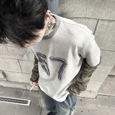 无人在意这个词到底是谁发明出来的咋给老子一生都概括出来了