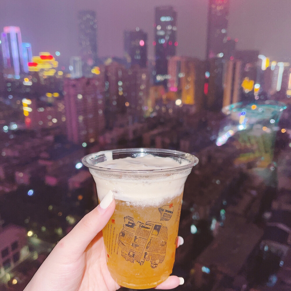 茶颜悦色 日咖夜酒