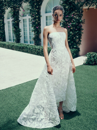 Monique Lhuillier Spring 2025 Ready