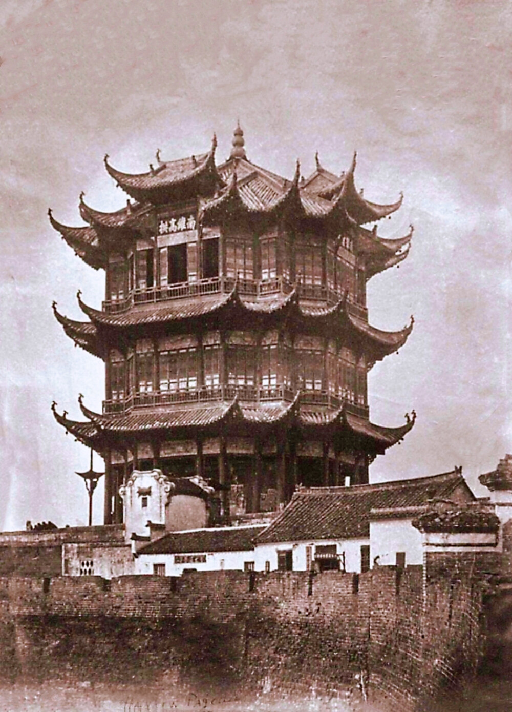 1874年武汉黄鹤楼真迹老照片，建于三国223年，毁于光绪1884年
