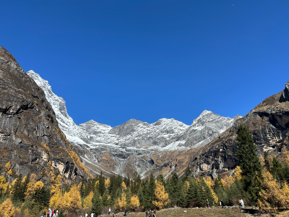 山的雄伟需要去感受