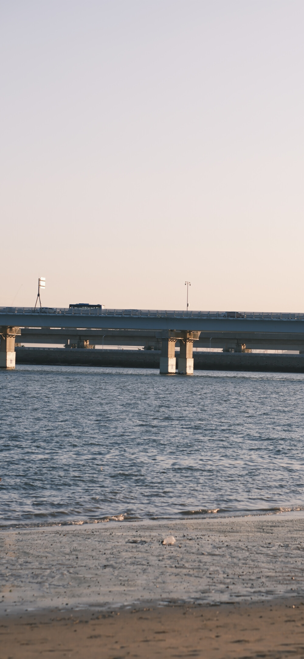 别跟丢了天空 沙滩
挣脱 回忆 壮胆