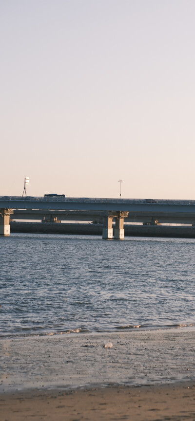 别跟丢了天空 沙滩
挣脱 回忆 壮胆