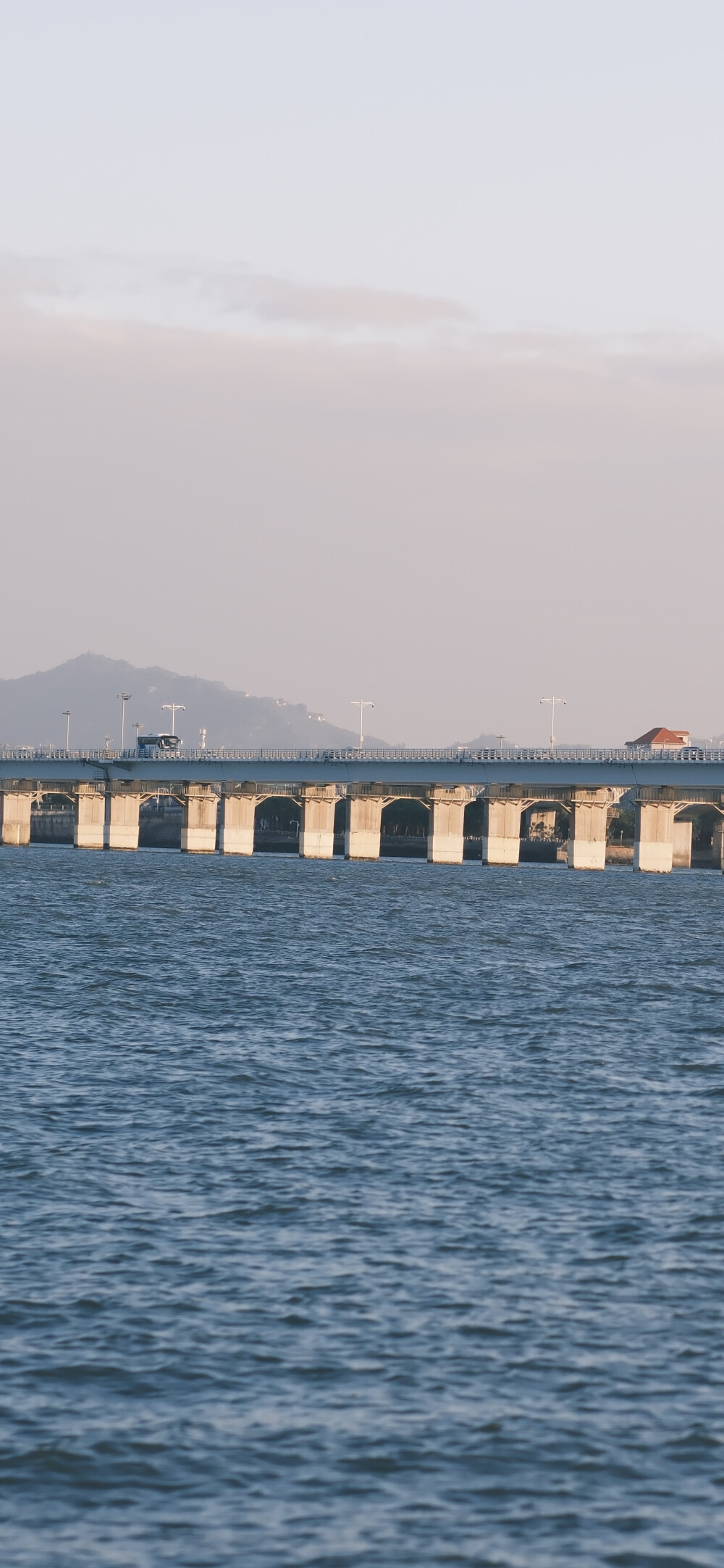 别跟丢了天空 沙滩
挣脱 回忆 壮胆
