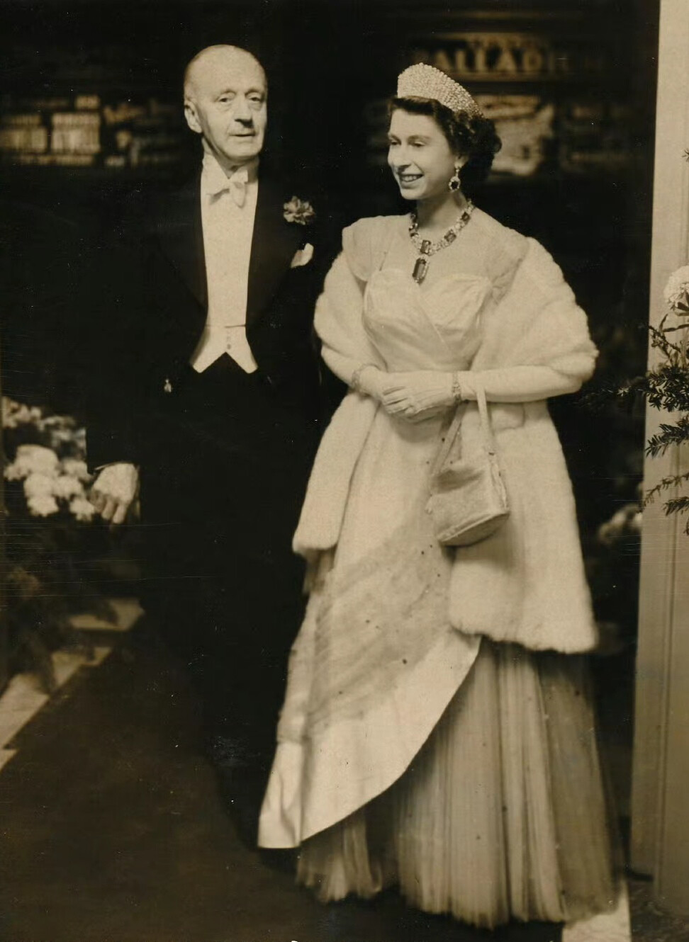 Her Majesty Queen Elizabeth II ，1954