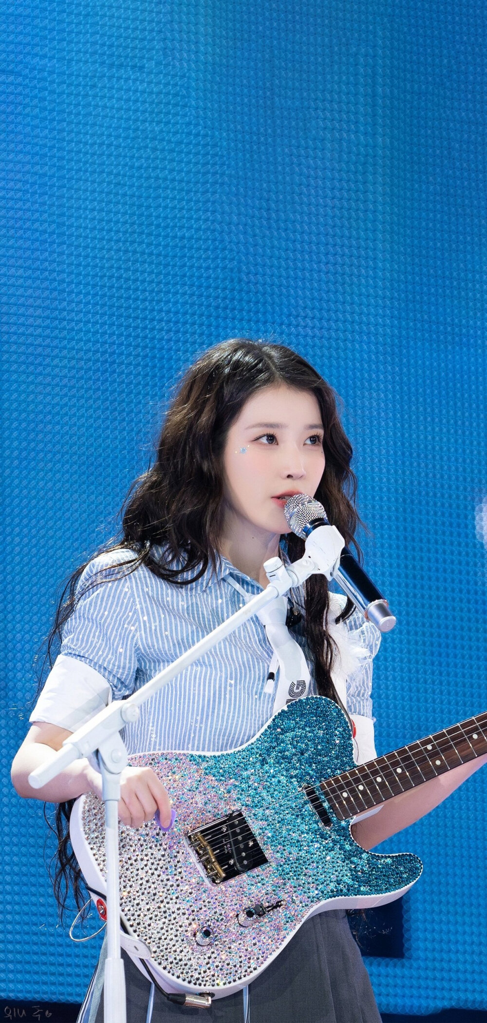 IU