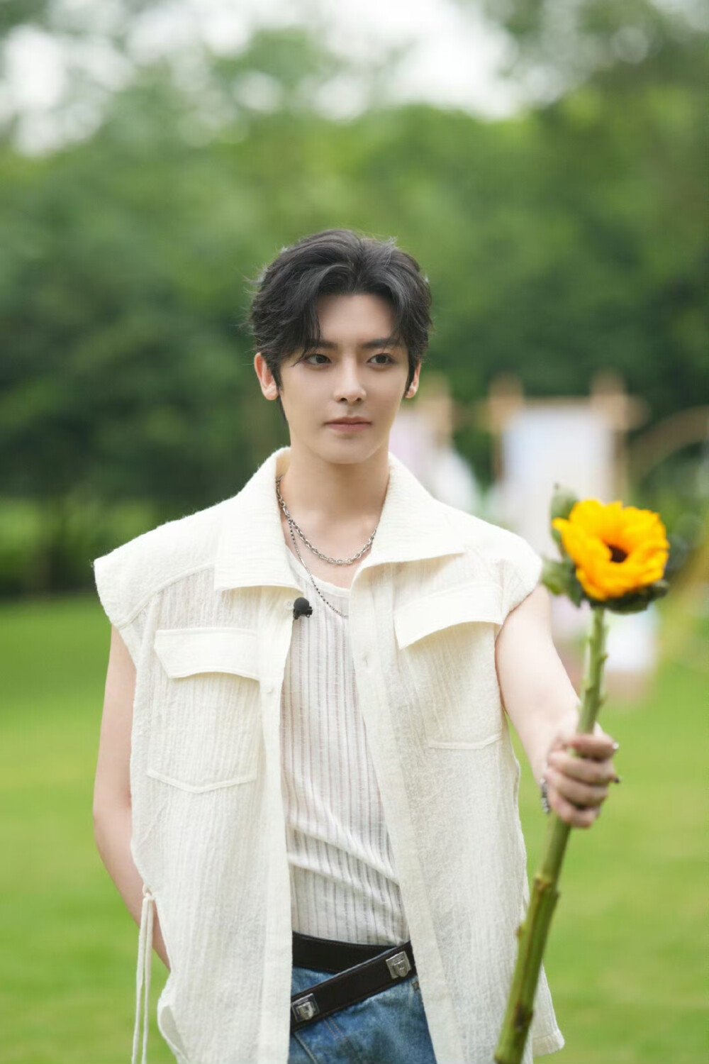 侯明昊的帅照。