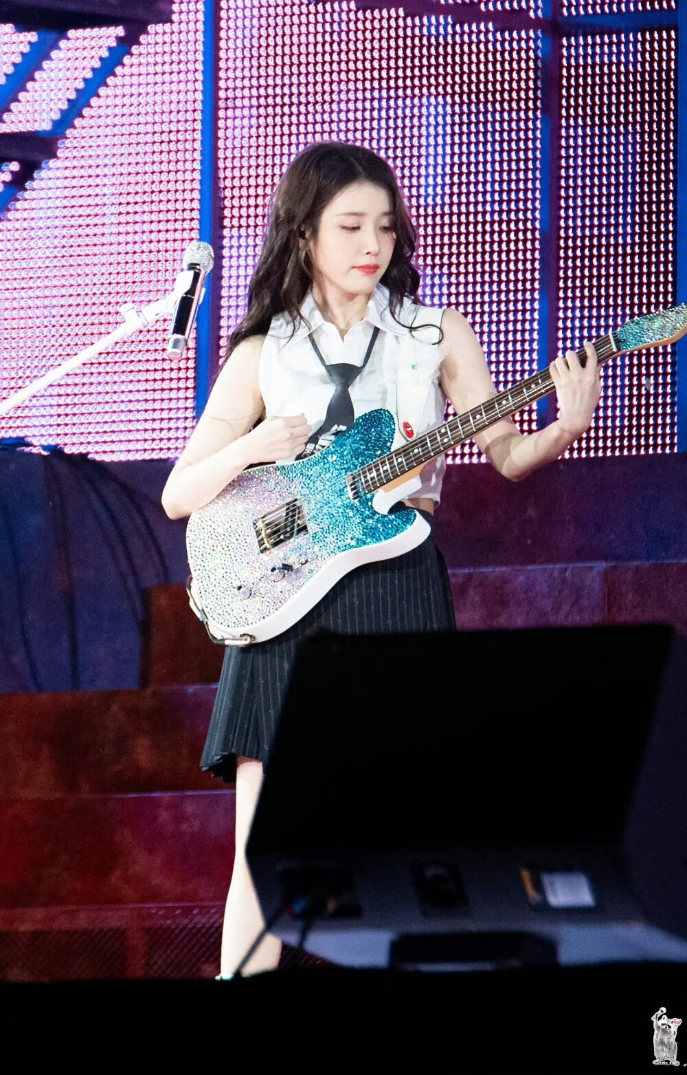 IU李知恩
240921 IU HEREH CONCERT ENCORE : THE WINNING
cr：水印