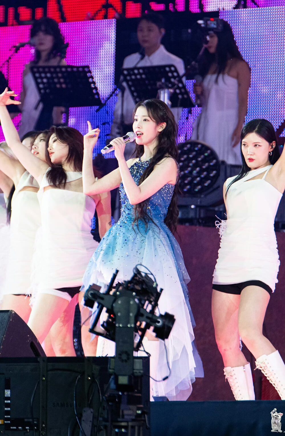 IU李知恩
240921 IU HEREH CONCERT ENCORE : THE WINNING
cr：水印