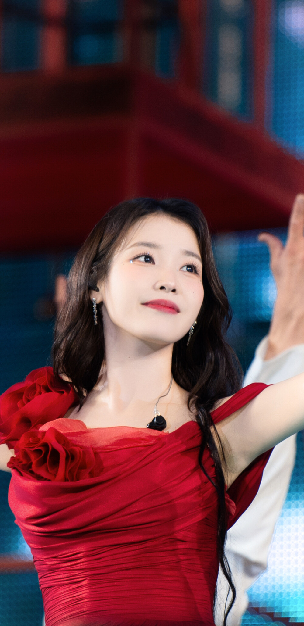 IU