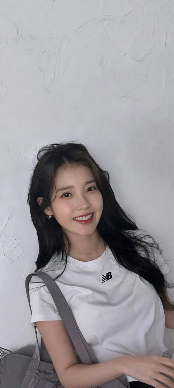 IU 壁纸