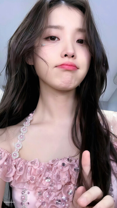 IU 壁纸