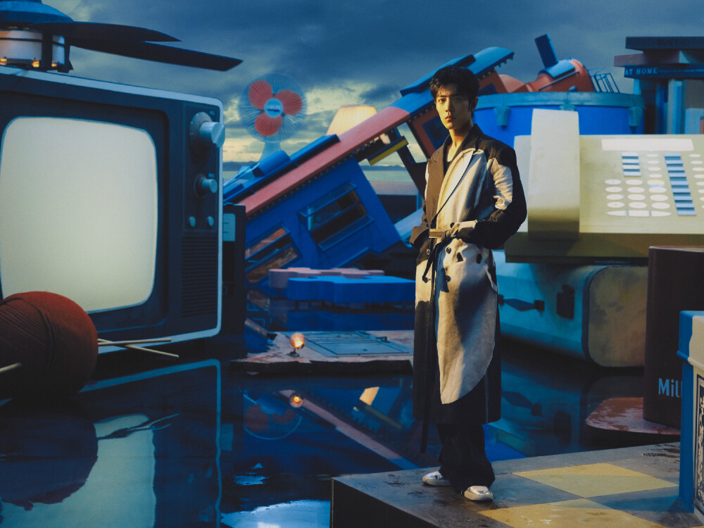 #肖战专辑我们# 一起化身探险家，珍惜与世界万物相遇的每一个瞬间；聆听、探索、发现...此时用镜头定格下《漂流》一瞬与@X玖少年团肖战DAYTOY 对话 #我们的多棱镜##肖战[超话]# ​​​