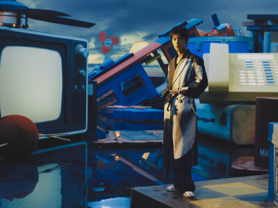 #肖战专辑我们# 一起化身探险家，珍惜与世界万物相遇的每一个瞬间；聆听、探索、发现...此时用镜头定格下《漂流》一瞬与@X玖少年团肖战DAYTOY 对话 #我们的多棱镜##肖战[超话]# ​​​