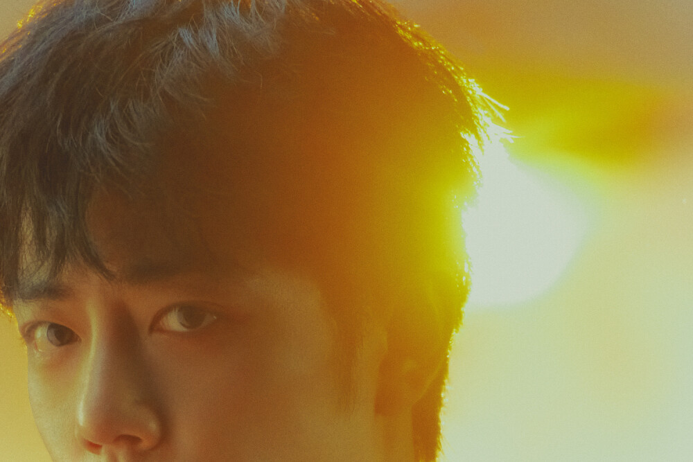 #肖战专辑我们# 一起化身探险家，珍惜与世界万物相遇的每一个瞬间；聆听、探索、发现...此时用镜头定格下《漂流》一瞬与@X玖少年团肖战DAYTOY 对话 #我们的多棱镜##肖战[超话]# ​​​