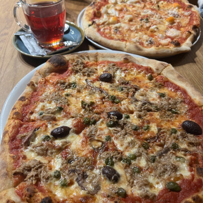 Halle—-Pizzeria Luna