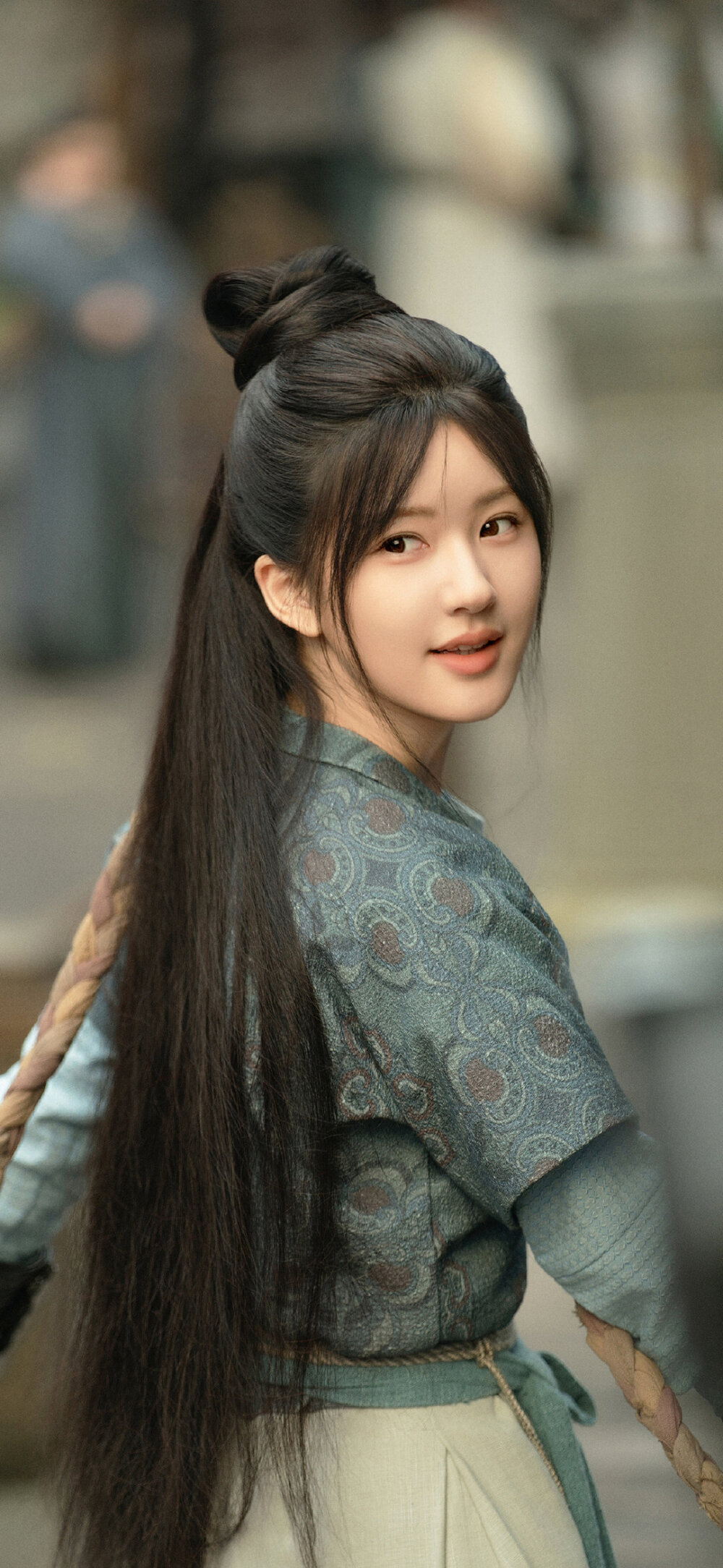赵露思珠帘玉幕壁纸