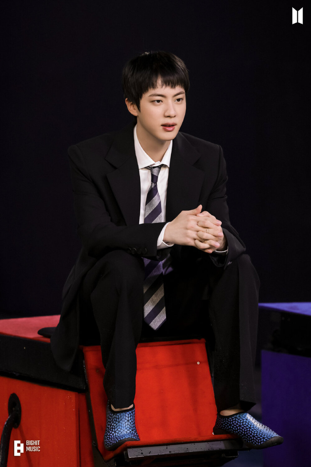 241125
weverse更新硕珍
Jin'奔跑吧硕珍' Photo Sketch