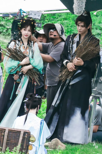 禹宙中欣▪虞书欣•丁禹兮
cr.永昼｜0720×1218