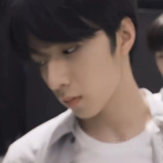 幸福听着分开的借口