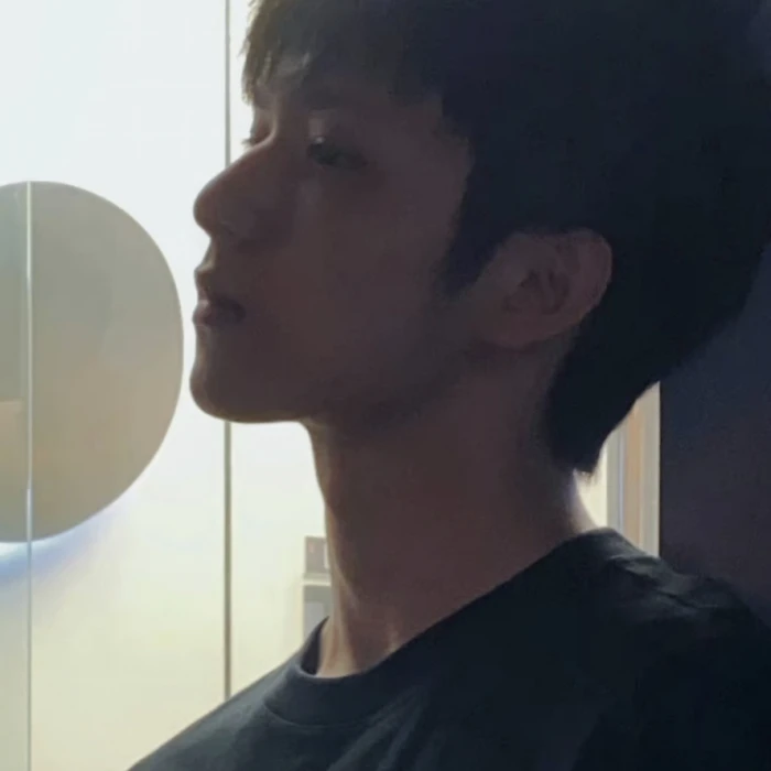 幸福听着分开的借口