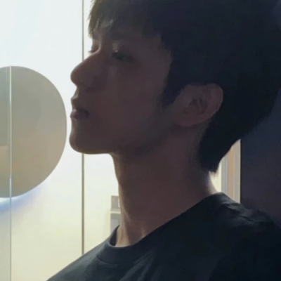 幸福听着分开的借口