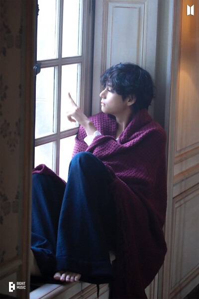 241201
Weverse更新泰亨相关
V ‘Winter Ahead (with PARK HYO SHIN)' MV Photo Sketch ​​​