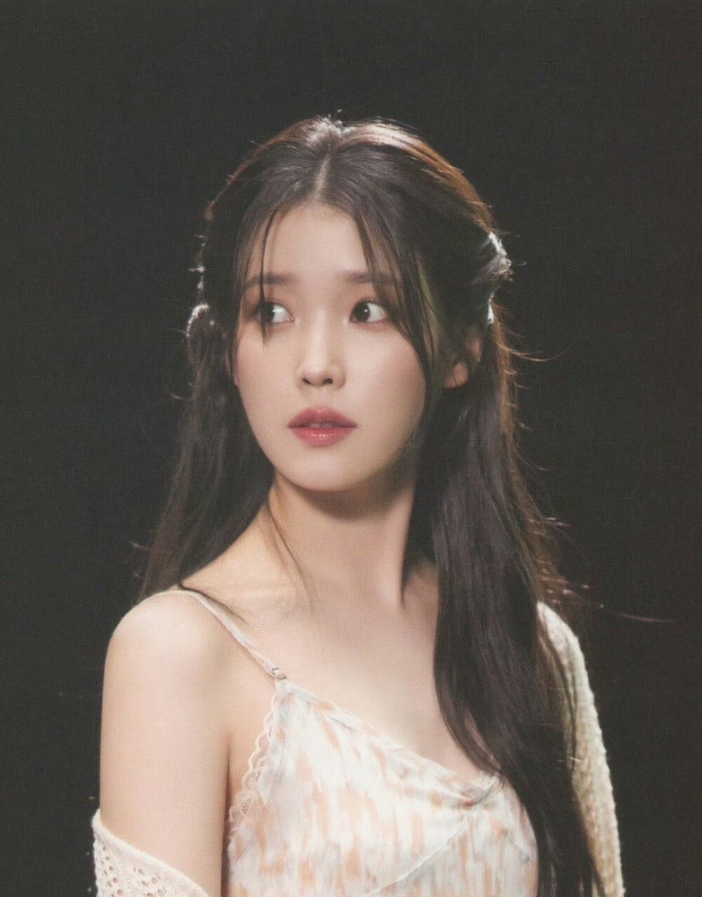 IU