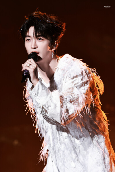 黄子弘凡_Lars
20241116｜ 《除了快乐禁止入内》北京站
cr：水印
