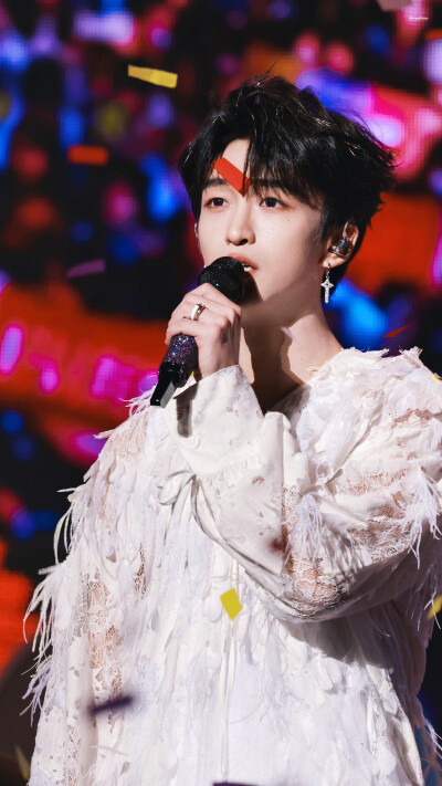 黄子弘凡_Lars
20241116｜ 《除了快乐禁止入内》北京站
cr：水印
