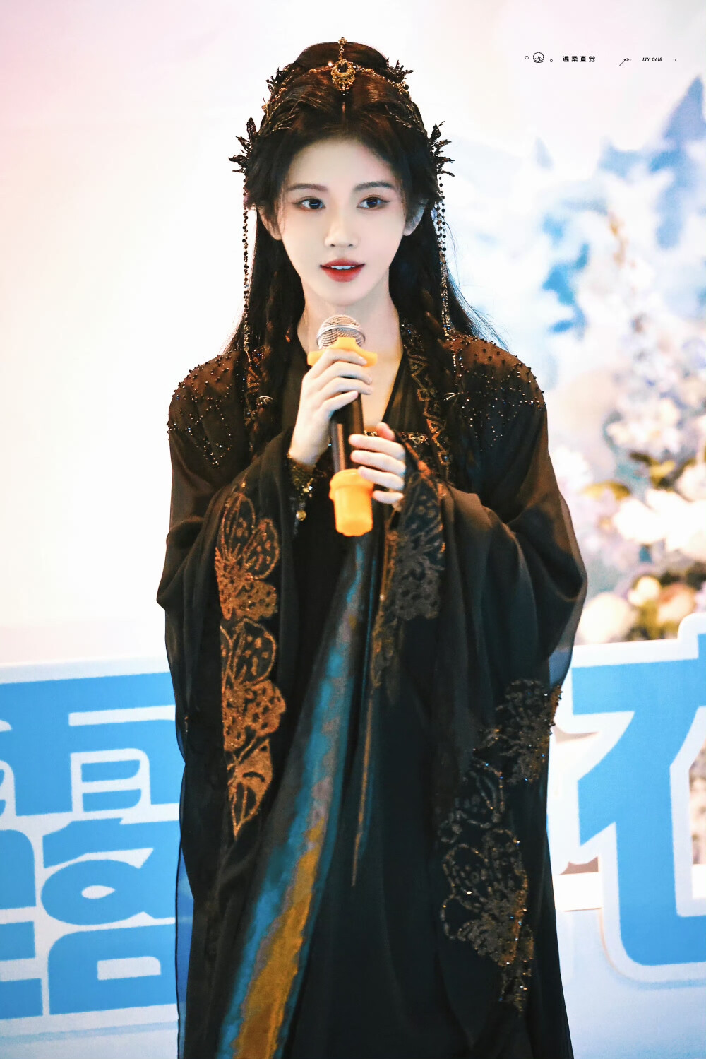 鞠婧祎