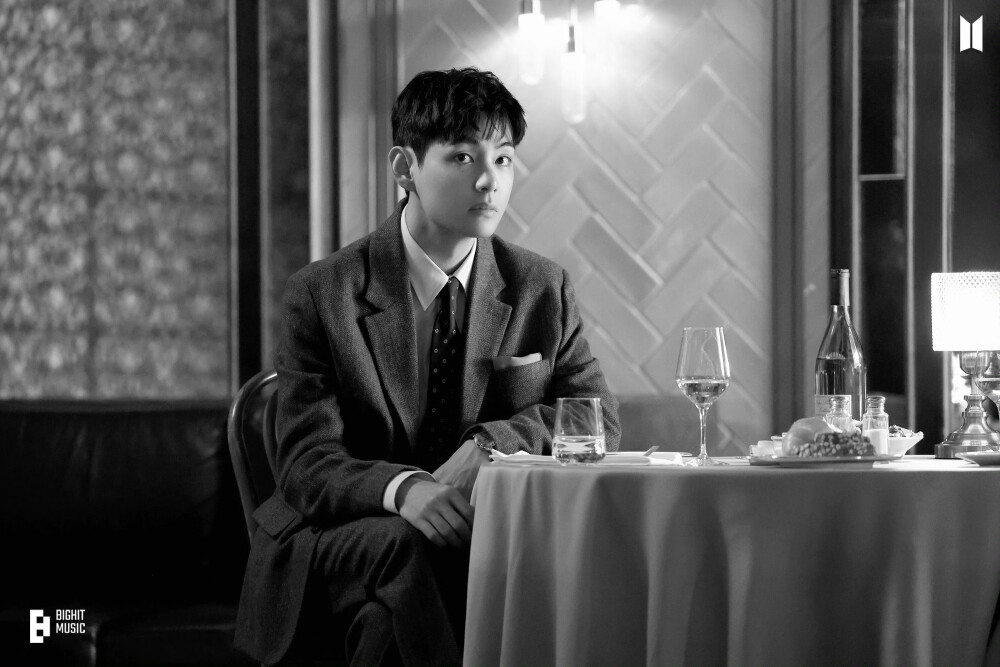  241202
Weverse更新泰亨相关
V 'Winter Ahead (with PARK HYO SHIN)' MV (Cinematic Still ver.) Photo Sketch ​​​