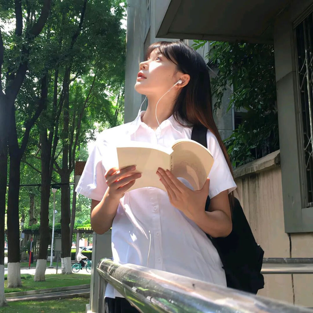 2025年高图女头像礼貌九张