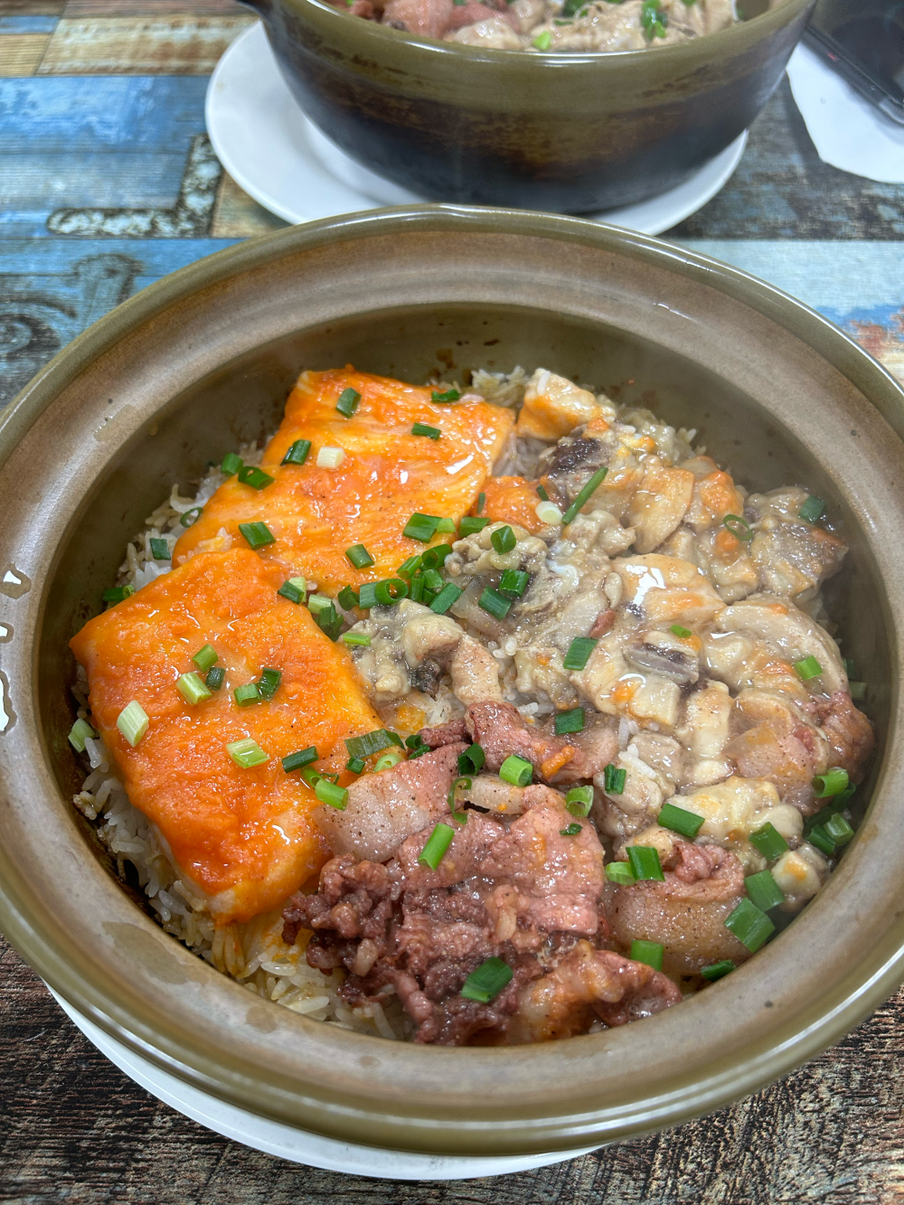 要么就是饭好吃，要么就是料好吃的
煲仔饭