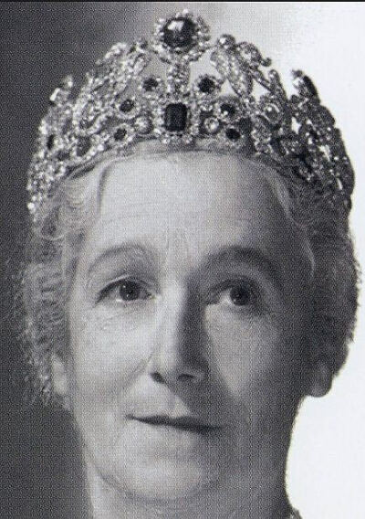 英国第五代乔蒙德利侯爵夫人西碧儿·沙逊（1894-1989），她出身于犹太巨富沙逊家族，母亲是罗斯柴尔德男爵之女。
