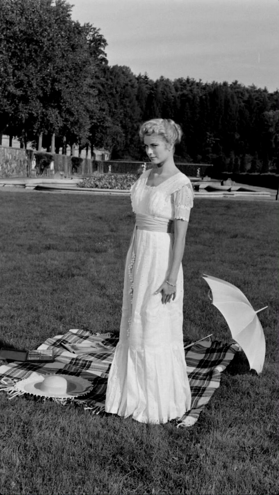 1955年,grace kelly在《天鹅公主》片场