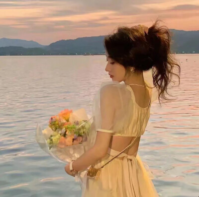 真人女头/闺头。