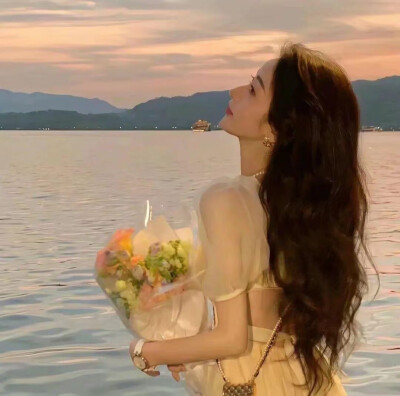 真人女头/闺头。