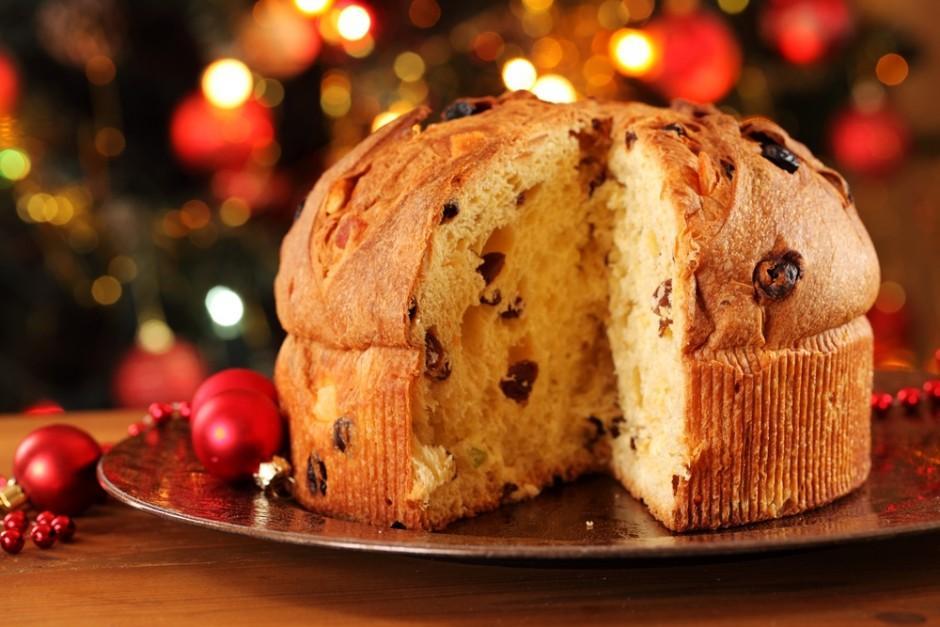 意大利 Panettone 潘娜托尼 潘妮托尼 语意为“托尼的面包”，起源于米兰，如今已遍布全意大利。蛋糕中夹杂着葡萄干和糖渍橙皮，蓬松柔软、果味浓郁，常常在圣诞节和新年聚会时分享食用。适合与热饮或甜酒搭配使用，或切成薄片烤脆，涂上马斯卡彭奶酪（mascarpone）一起食用