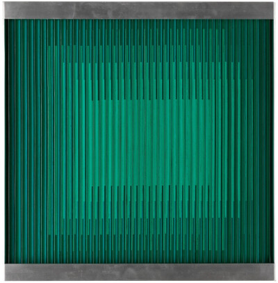 卡洛斯·克鲁兹-迭兹（Carlos Cruz-Diez）是委内瑞拉欧普艺术家。他的作品比维克托·瓦萨雷里的更加追求给观察者造成视觉和心理上的反应，多用密麻整齐的锥形线条，而不是矩形来做探索的材料。在色彩上也不是像维克托·…